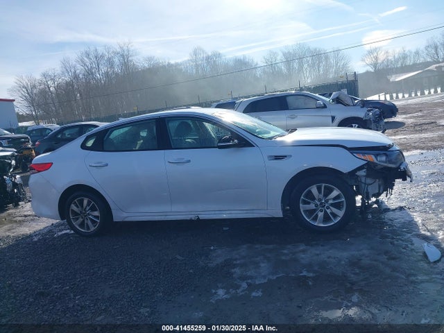 5XXGT4L35JG238414 KIA Optima Lx