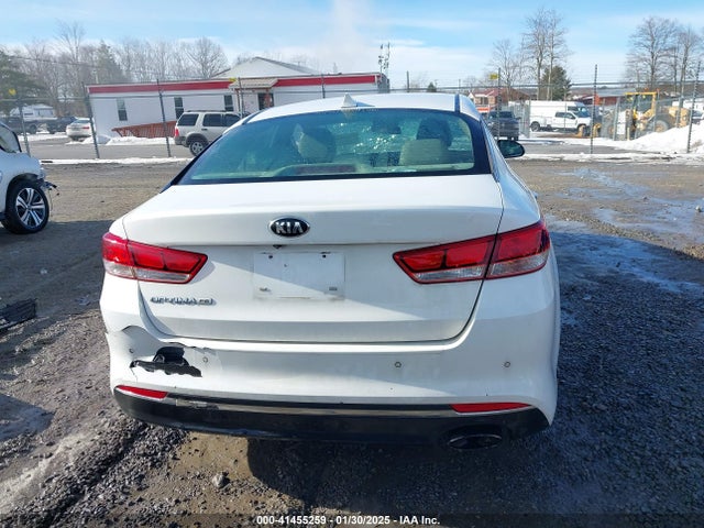 5XXGT4L35JG238414 KIA Optima Lx