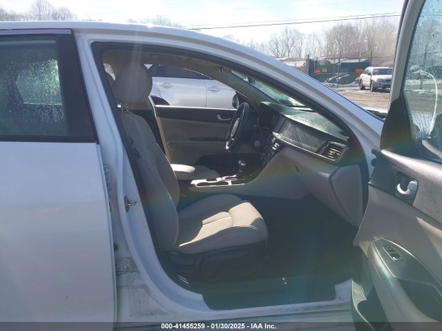 5XXGT4L35JG238414 KIA Optima Lx