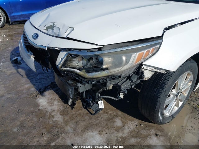 5XXGT4L35JG238414 KIA Optima Lx