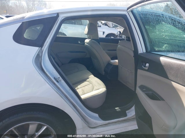 5XXGT4L35JG238414 KIA Optima Lx