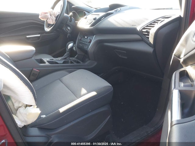 1FMCU9GD8JUC60103 Ford ESCAPE SE