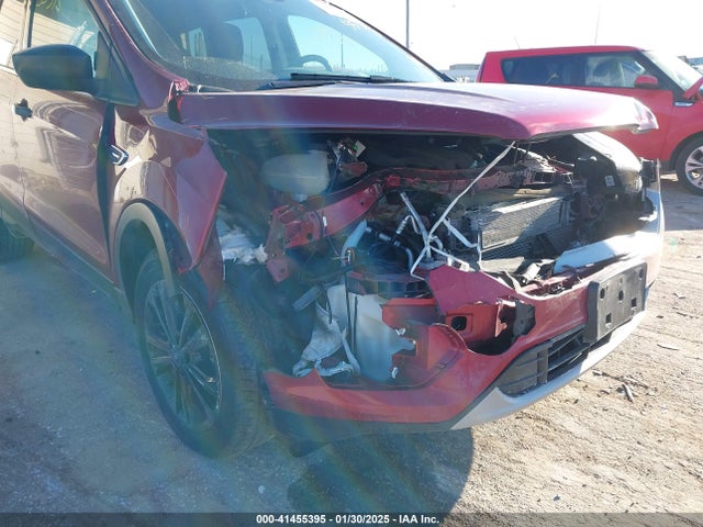 1FMCU9GD8JUC60103 Ford ESCAPE SE