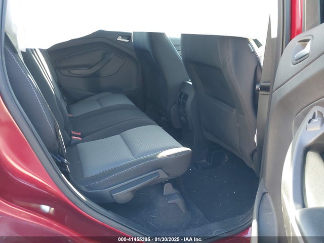 1FMCU9GD8JUC60103 Ford ESCAPE SE