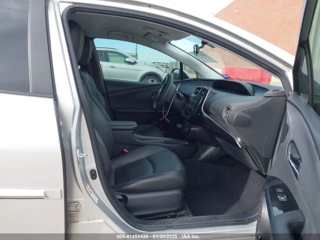 JTDKBRFU9G3010519 Toyota Prius Two