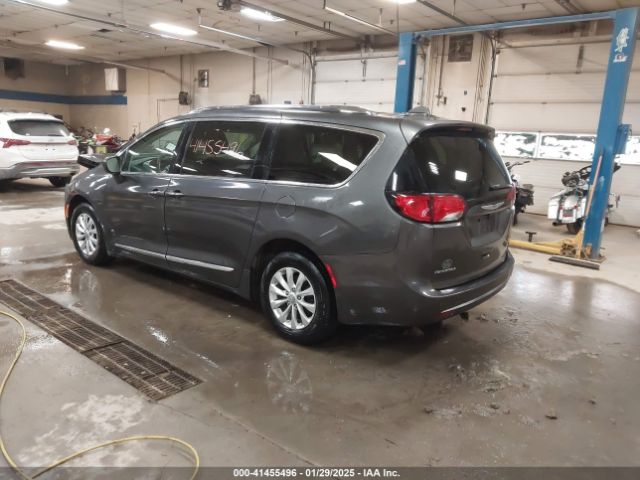 2018 CHRYSLER PACIFICA 2C4RC1EG6JR157968 Photo 2