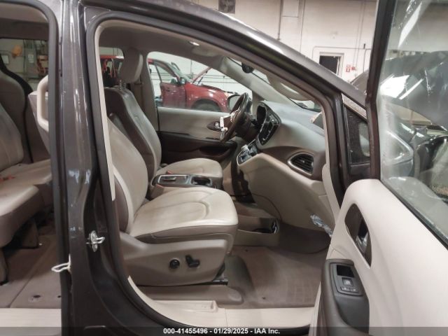 2018 CHRYSLER PACIFICA 2C4RC1EG6JR157968 Photo 4