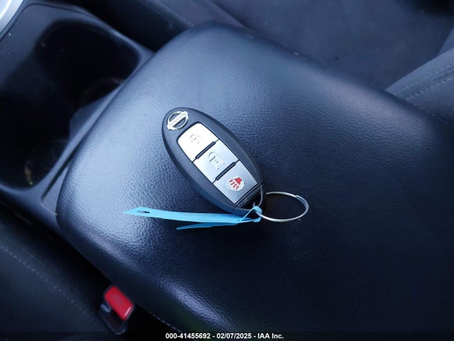 KNMAT2MV4GP698255 Nissan ROGUE SV