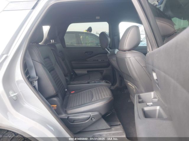 5N1DR3BD2RC251313 Nissan Pathfinder Rock Creek 4wd