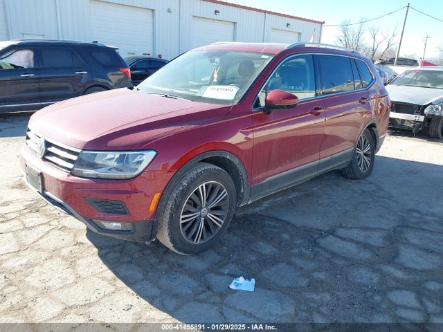 Volkswagen Tiguan 2018 3VV2B7AX3JM218828 Image 2