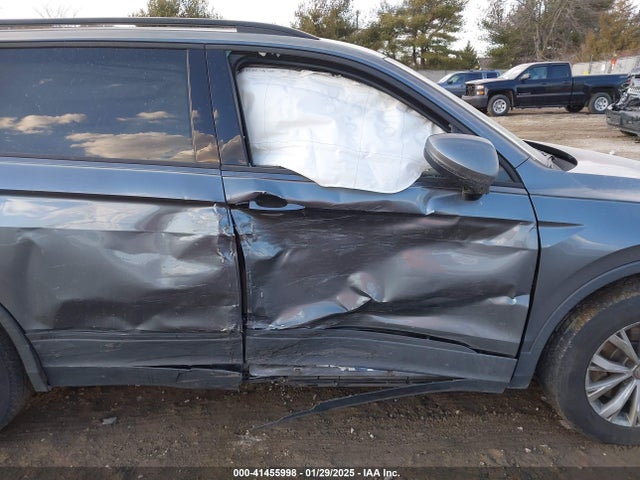 3VV0B7AX1JM123627 Volkswagen Tiguan 2.0t S