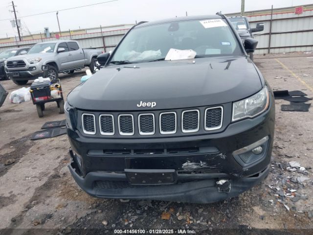 3C4NJDBB8HT624894 Jeep New Compass Latitude 4x4