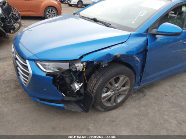 5NPD84LF9JH367064 Hyundai ELANTRA SEL
