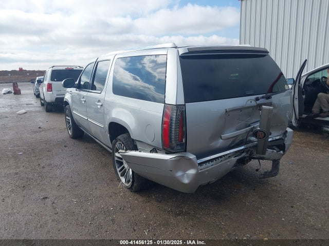 2013 CADILLAC ESCALADE ESV 1GYS3JEF0DR149765 Photo 2