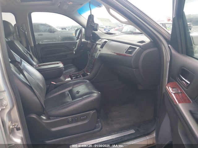 2013 CADILLAC ESCALADE ESV 1GYS3JEF0DR149765 Photo 4