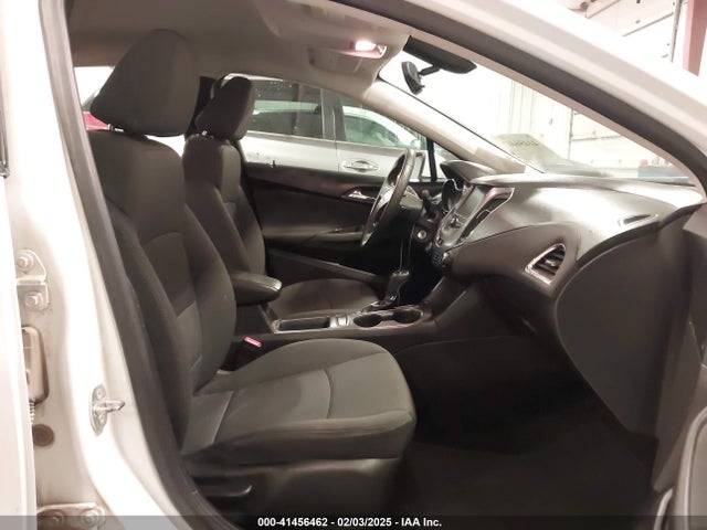 1G1BE5SM1H7235719 Chevrolet Cruze Lt Auto
