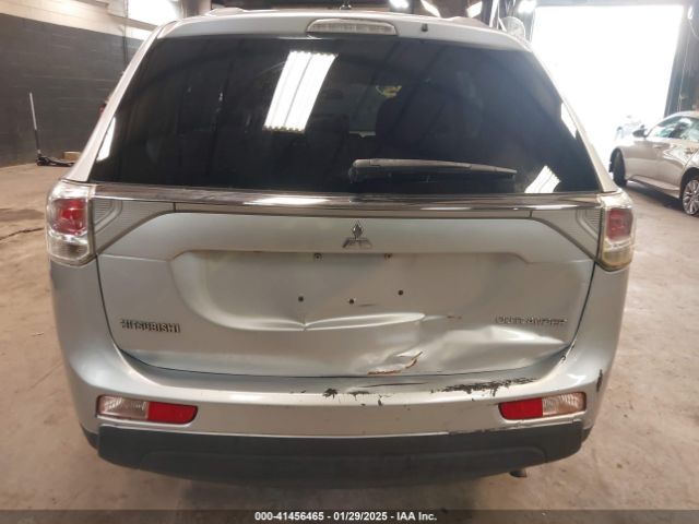 JA4AD2A39EZ005790 Mitsubishi Outlander Es