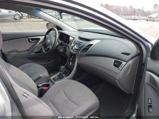 Hyundai ELANTRA SE 2015 5NPDH4AE0FH573133 Image 5
