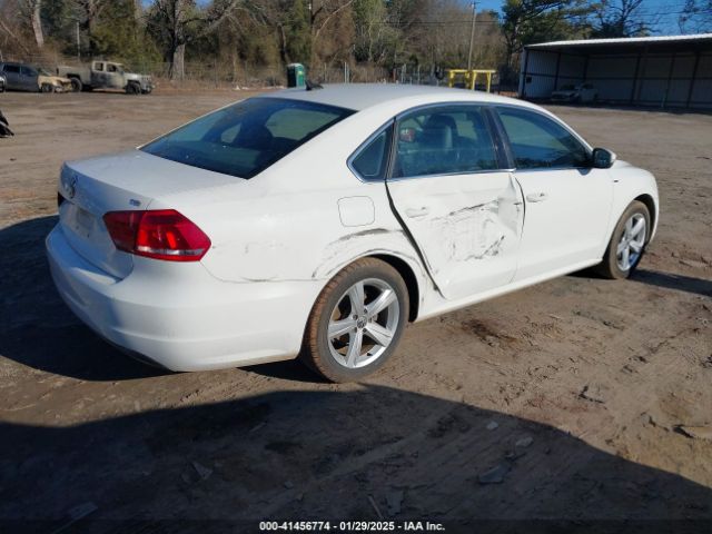 1VWAT7A32EC060233 Volkswagen Passat 1.8t Wolfsburg Edition