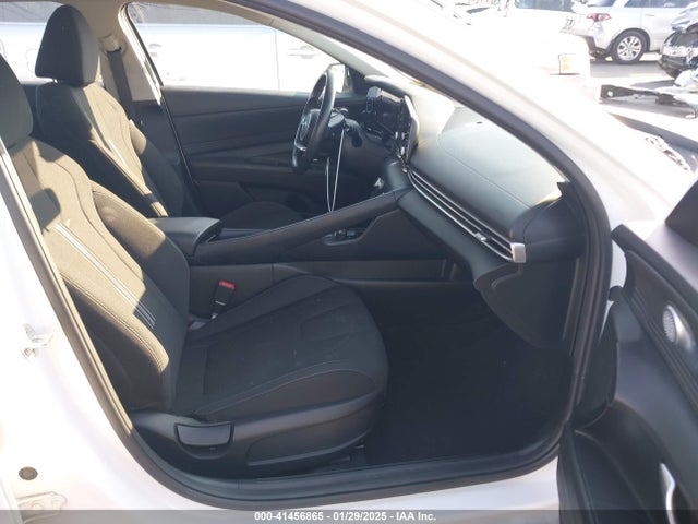 Hyundai ELANTRA SEL 2022 5NPLS4AG3NH077191 Image 5