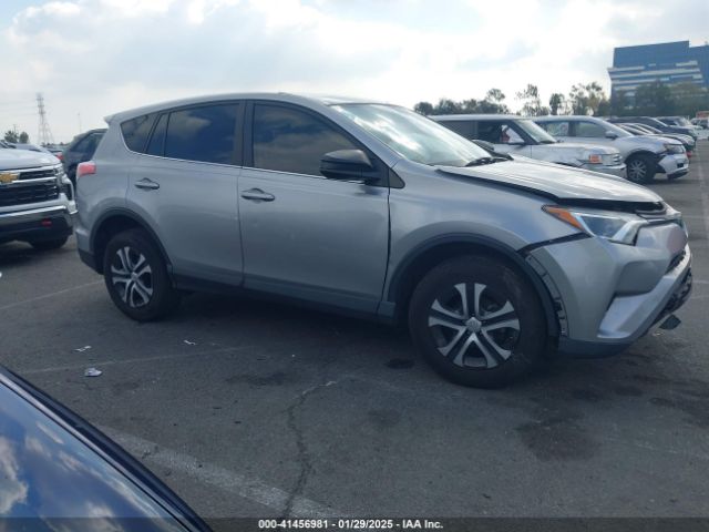 JTMZFREV9JJ174952 Toyota RAV4 LE