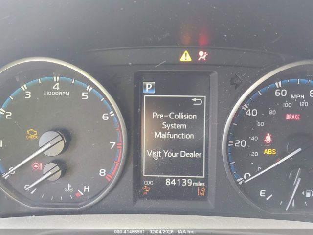 JTMZFREV9JJ174952 Toyota RAV4 LE