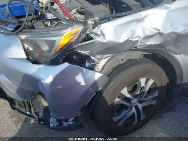 JTMZFREV9JJ174952 Toyota RAV4 LE