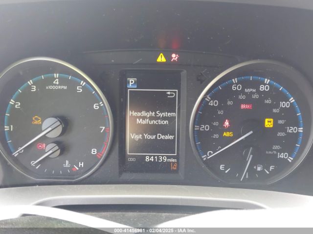 JTMZFREV9JJ174952 Toyota RAV4 LE