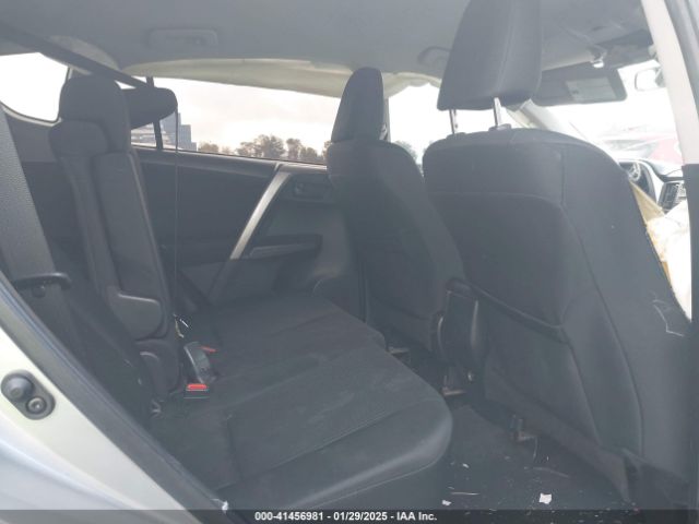 JTMZFREV9JJ174952 Toyota RAV4 LE