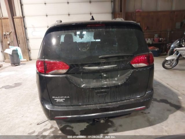2C4RC1BGXLR103631 Chrysler Pacifica Touring L
