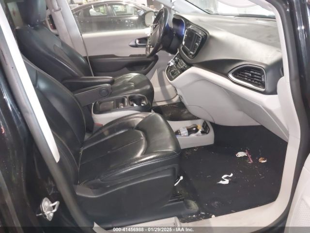 2C4RC1BGXLR103631 Chrysler Pacifica Touring L