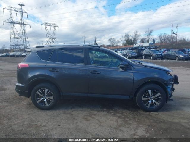JTMRFREV5JD221747 Toyota Rav4 Adventure/xle