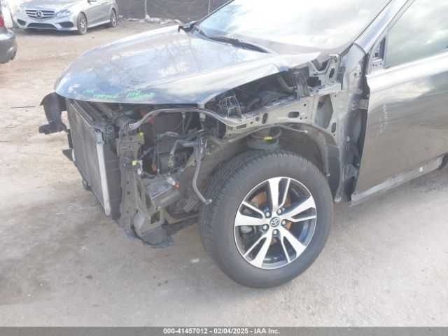 JTMRFREV5JD221747 Toyota Rav4 Adventure/xle