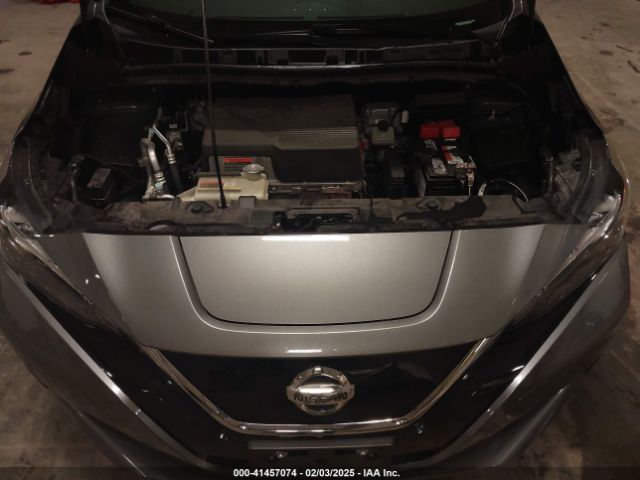 1N4AZ1CP8JC309889 Nissan Leaf Sl