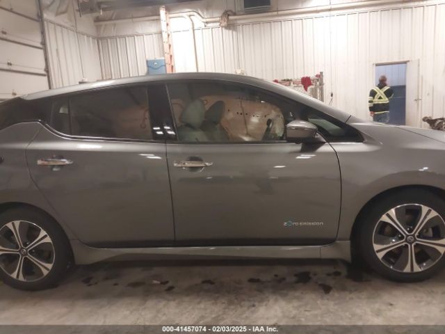1N4AZ1CP8JC309889 Nissan Leaf Sl