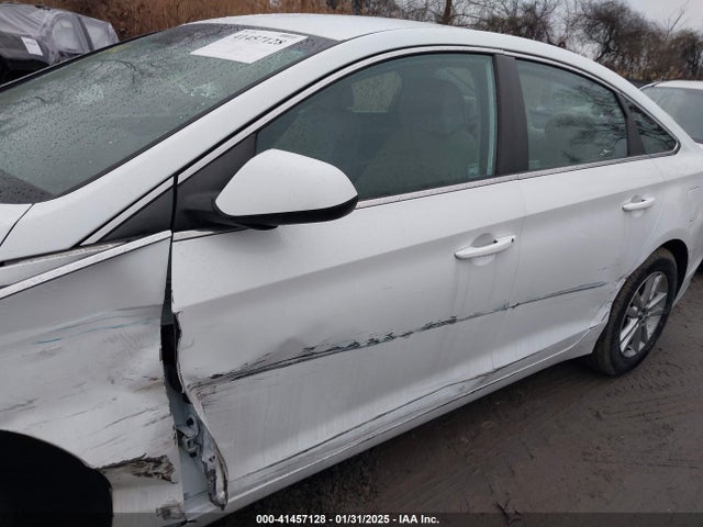 Hyundai SONATA SE 2016 5NPE24AF1GH273214 Image 18