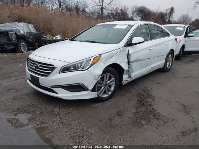 Hyundai SONATA SE 2016 5NPE24AF1GH273214 Image 2