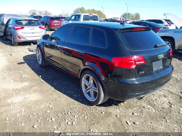 2013 AUDI A3 WAUKJAFM2DA033634 Photo 2
