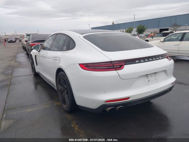 WP0AB2A75HL122367 Porsche Panamera 4s