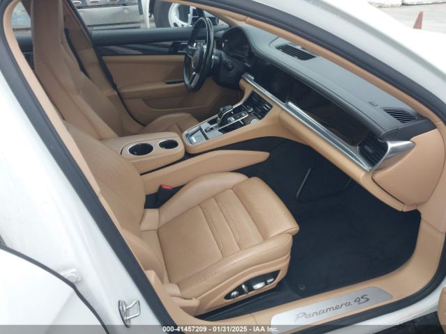 WP0AB2A75HL122367 Porsche Panamera 4s