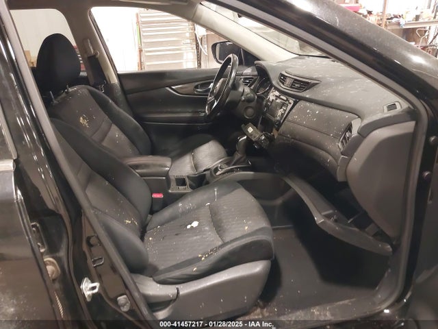 JN8AT2MV6HW023681 Nissan ROGUE SV