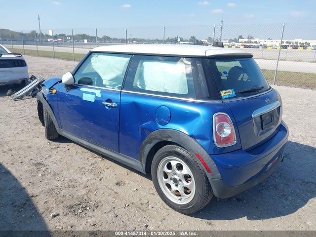 2013 MINI HARDTOP WMWSU3C54DT545786 Photo 2