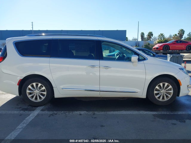 Chrysler Pacifica Touring L 2018 2C4RC1BG4JR103203 Image 14