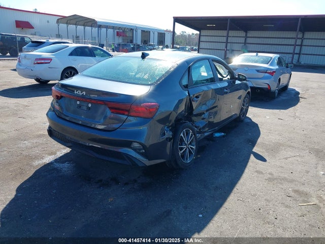 3KPF24AD8NE496256 KIA Forte Lxs