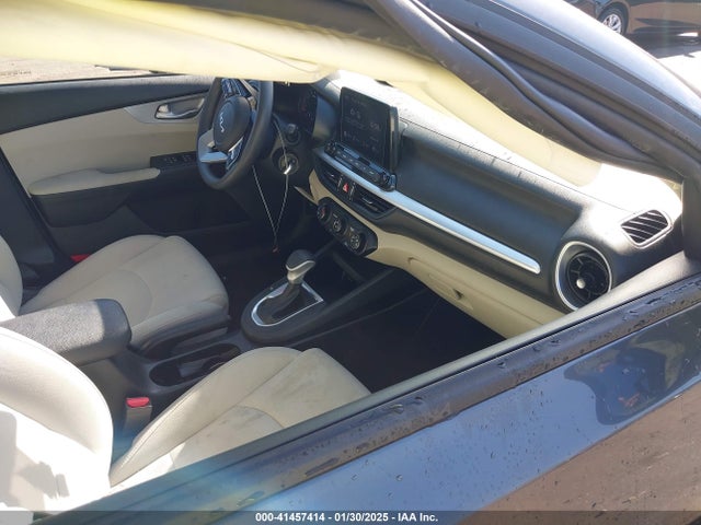 3KPF24AD8NE496256 KIA Forte Lxs
