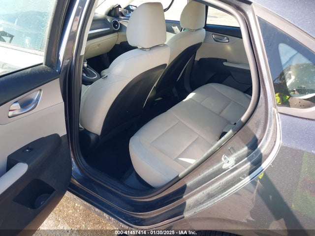 3KPF24AD8NE496256 KIA Forte Lxs