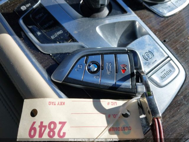 2018 BMW 740I WBA7E4C54JGV23736 Photo 10