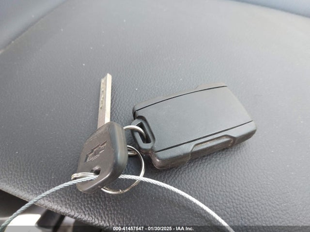 1GCVKREC1HZ209746 Chevrolet Silverado 1500 2lt