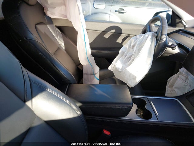 2021 TESLA MODEL Y 5YJYGDEE7MF201086 Photo 4