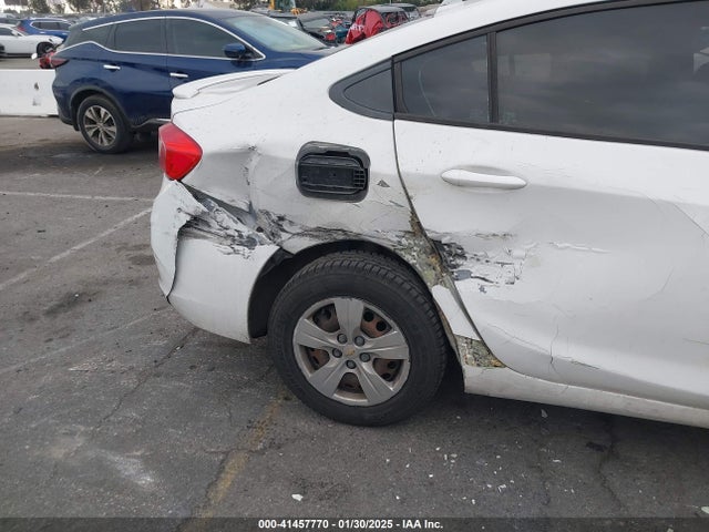 Chevrolet Cruze Ls Auto 2017 1G1BC5SM0H7124374 Image 6